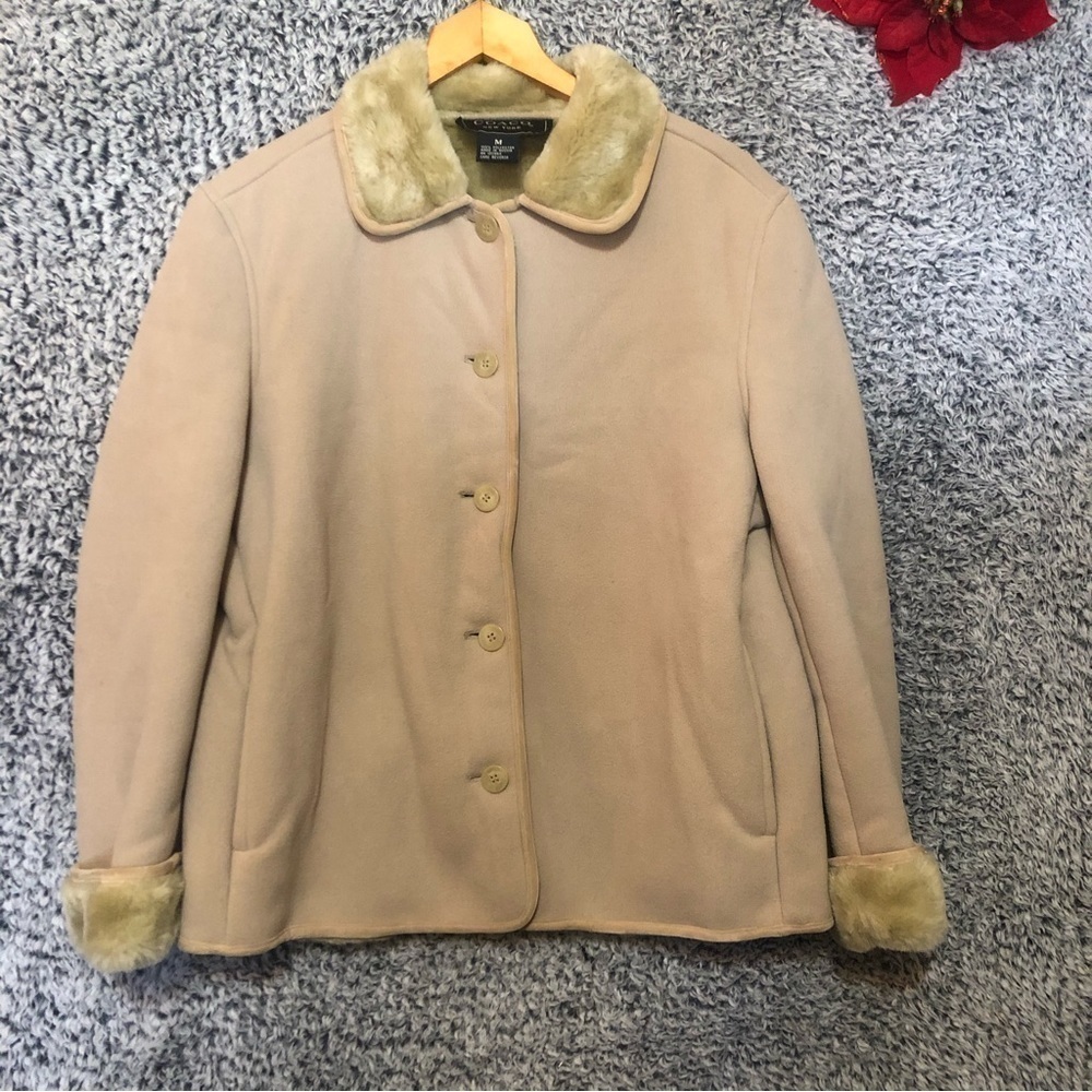 - Beautiful Women’s Tan  Holiday Coaco coat  in Excellent Used Condition